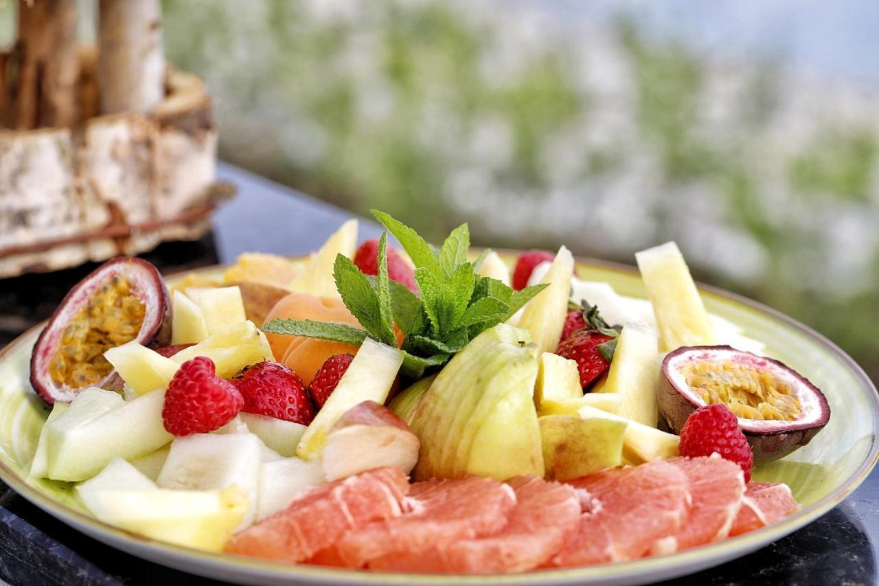 Country Spa Retreat 스나고브 외부 사진 Fruit salad