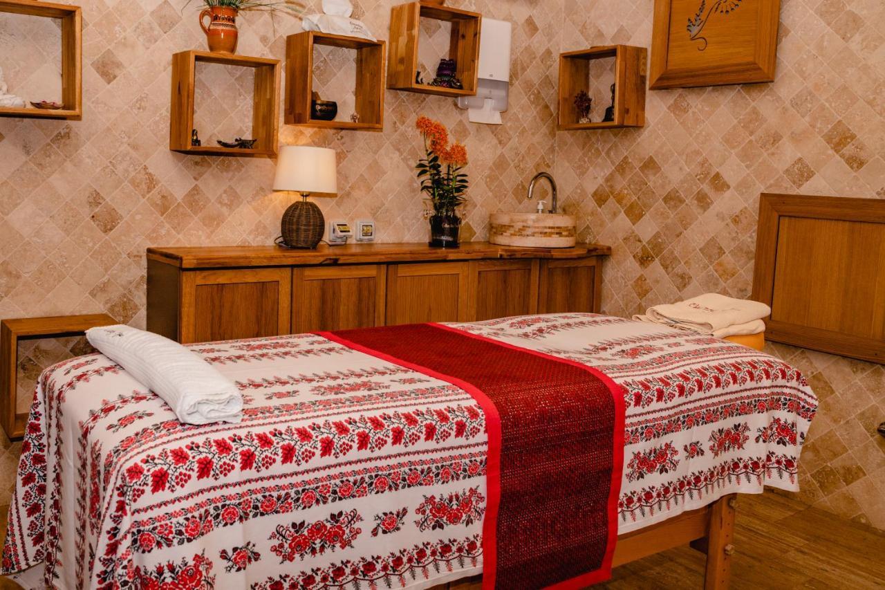 Country Spa Retreat 스나고브 외부 사진 Massage table