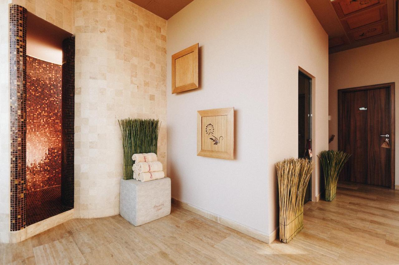 Country Spa Retreat 스나고브 외부 사진 Interior of a spa