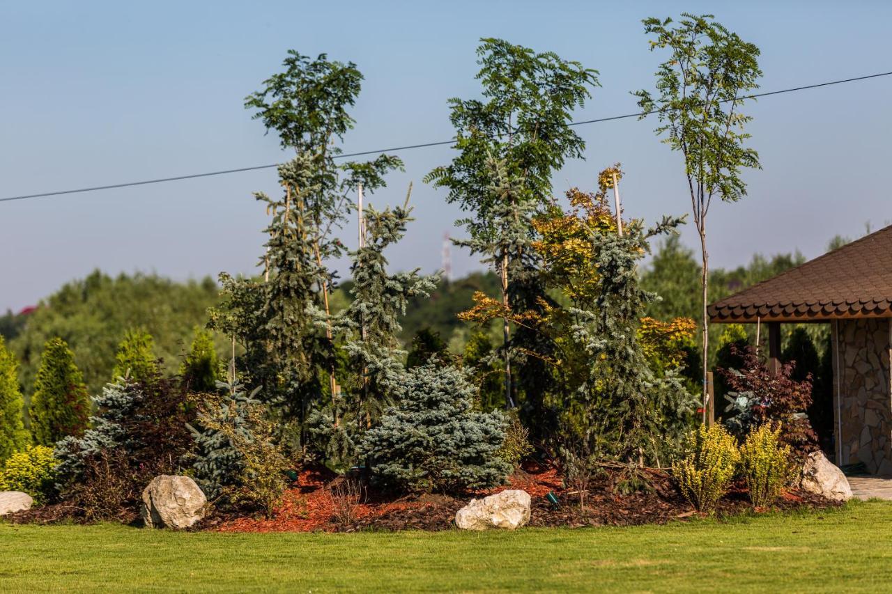 Country Spa Retreat 스나고브 외부 사진 A garden in the Czech Republic