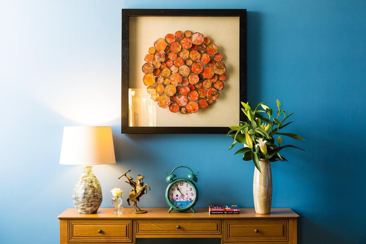 Country Spa Retreat 스나고브 외부 사진 A framed work of art on a wall